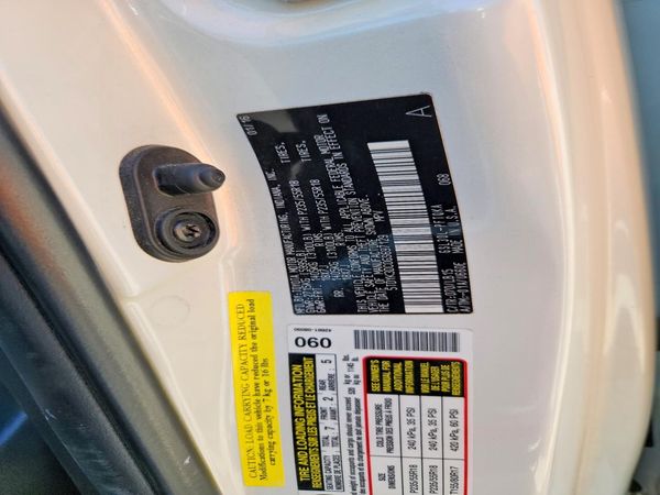 2016 TOYOTA SIENNA — VINS