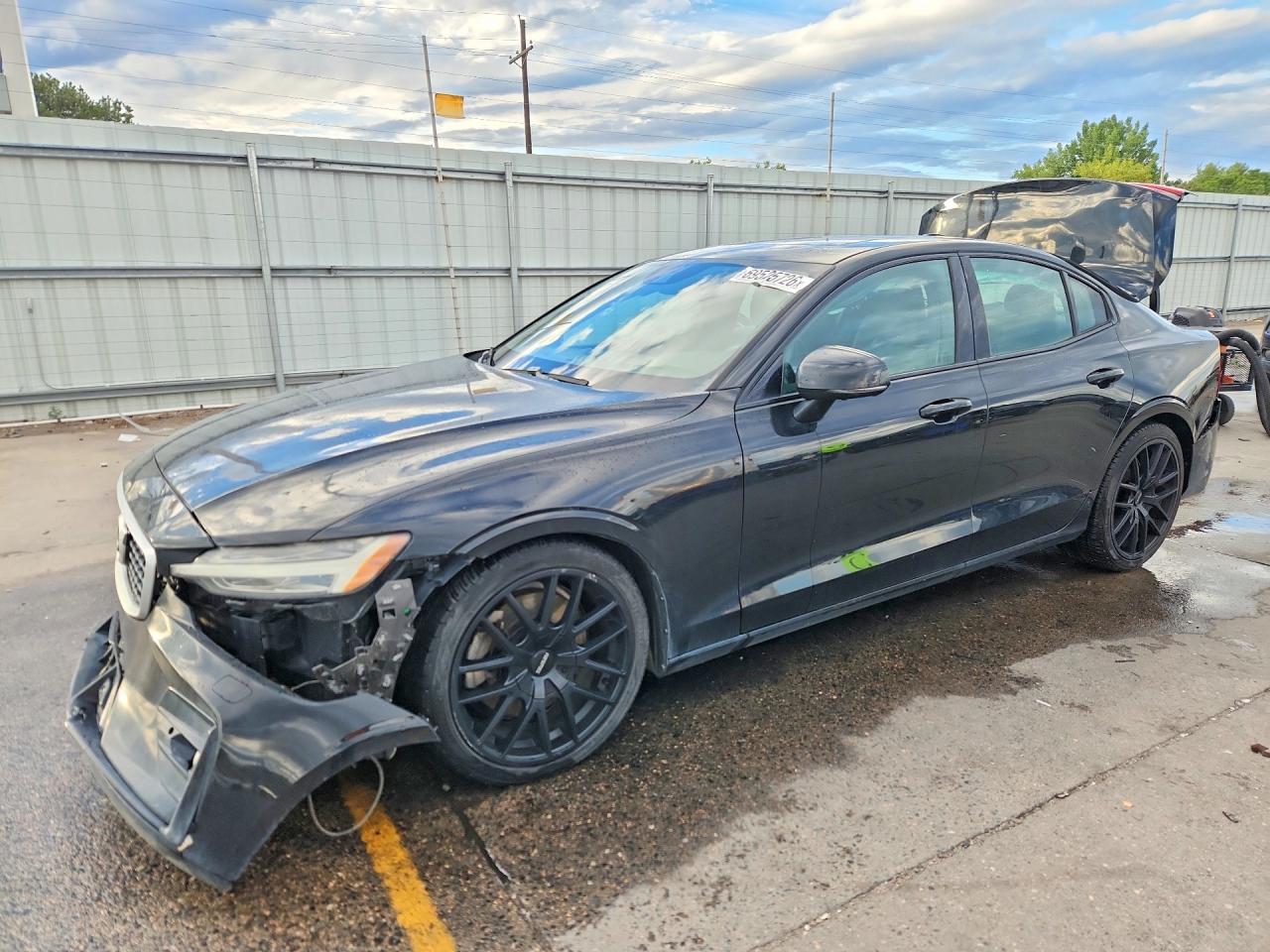 2019 VOLVO S60 — Front 3/4