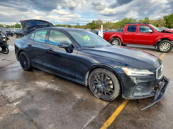 2019 VOLVO S60 — Passenger 3/4