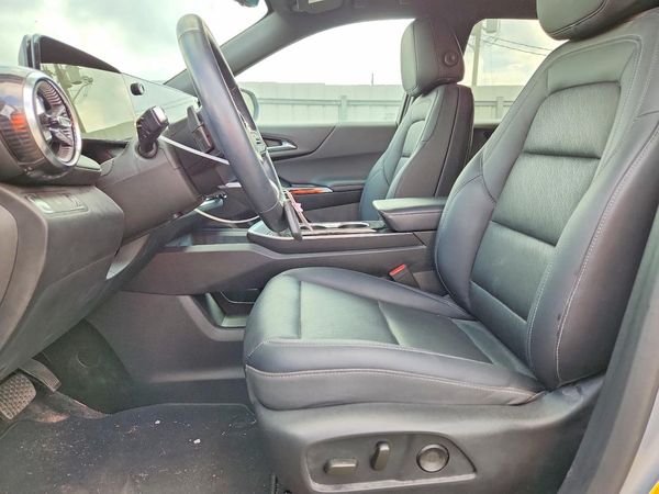 2025 CHEVROLET EQUINOX 1LT — DENT
