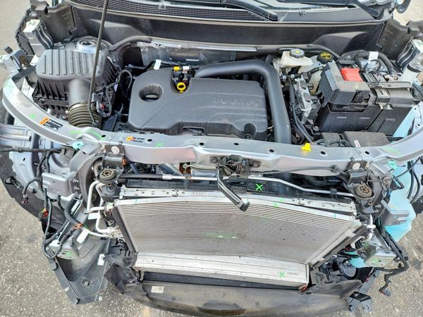 2025 CHEVROLET EQUINOX 1LT — Engine bay