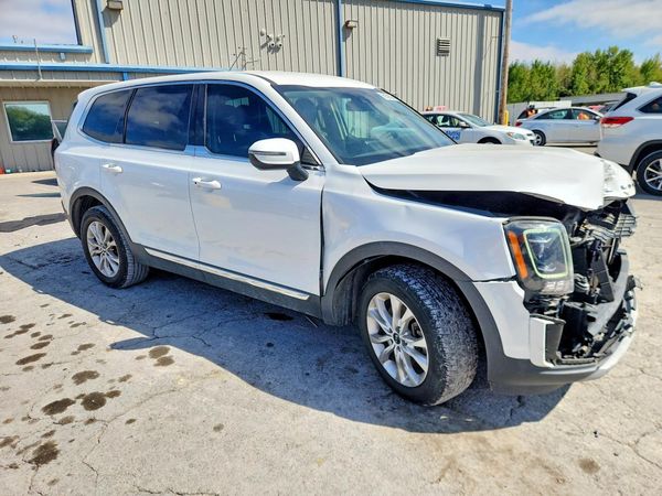 2020 KIA TELLURIDE LX — Passenger 3/4