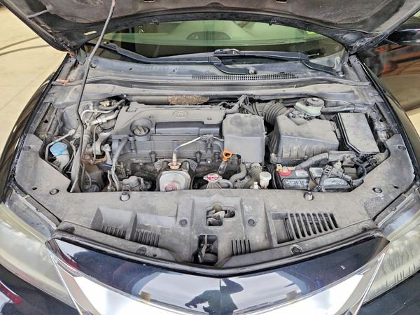 2016 ACURA ILX Base/Acura Watch Plus — Engine bay