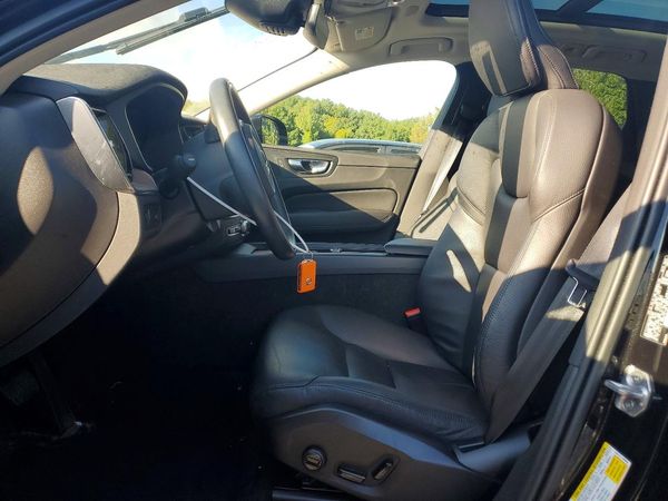 2021 VOLVO XC60 — DENT