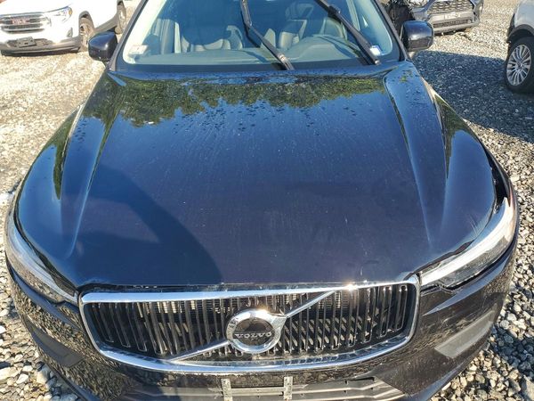 2021 VOLVO XC60 — Engine bay