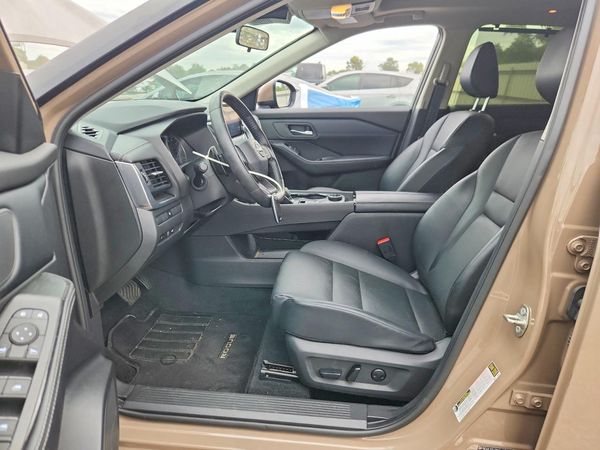 2025 NISSAN ROGUE SV — DENT