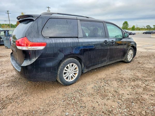 2014 TOYOTA SIENNA — PSRA