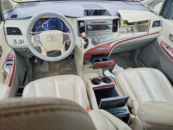 2014 TOYOTA SIENNA — CKPT
