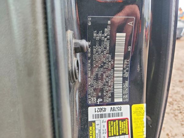 2014 TOYOTA SIENNA — VINS