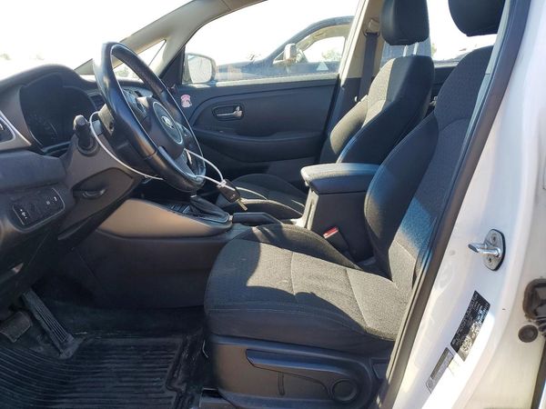 2017 KIA RONDO — DENT