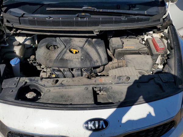 2017 KIA RONDO — Engine bay
