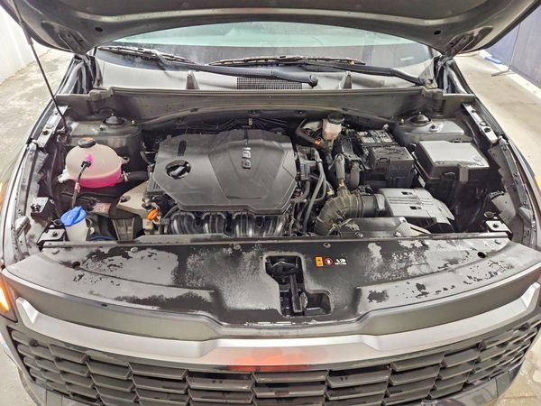 2026 KIA SPORTAGE LX — Engine bay
