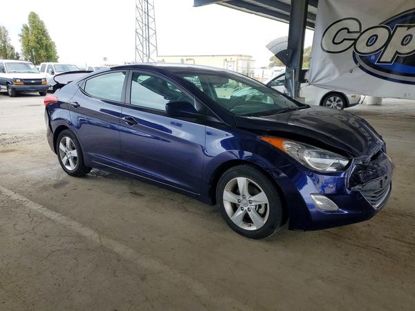 2013 HYUNDAI ELANTRA — Passenger 3/4