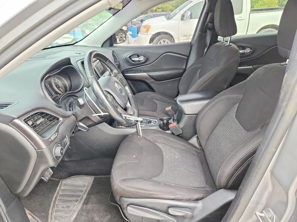 2019 JEEP CHEROKEE — DENT