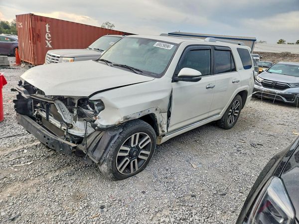 2018 TOYOTA 4RUNNER — DSFA — Front 3/4
