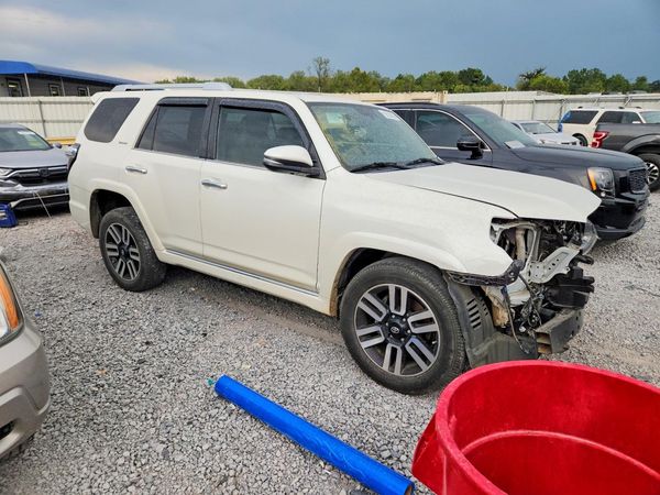 2018 TOYOTA 4RUNNER Ltd/SR5/SR5 Premium — Passenger 3/4