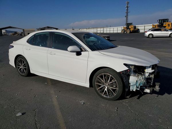 2021 TOYOTA CAMRY SE + Convenient Pkg — Passenger 3/4