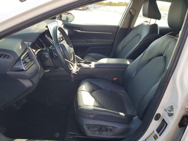 2021 TOYOTA CAMRY SE + Convenient Pkg — DENT