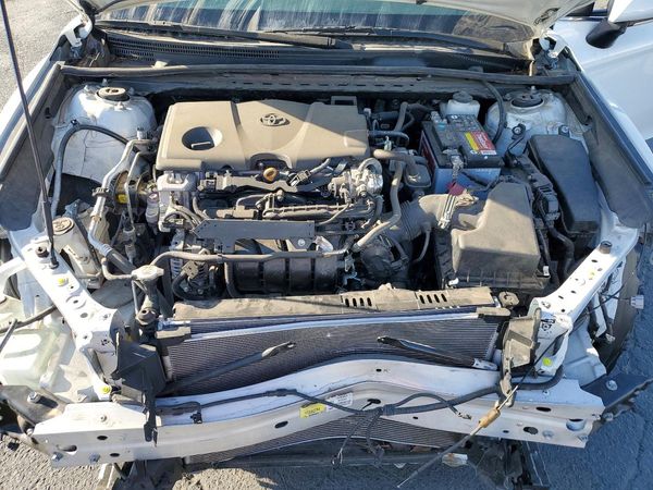 2021 TOYOTA CAMRY SE + Convenient Pkg — Engine bay
