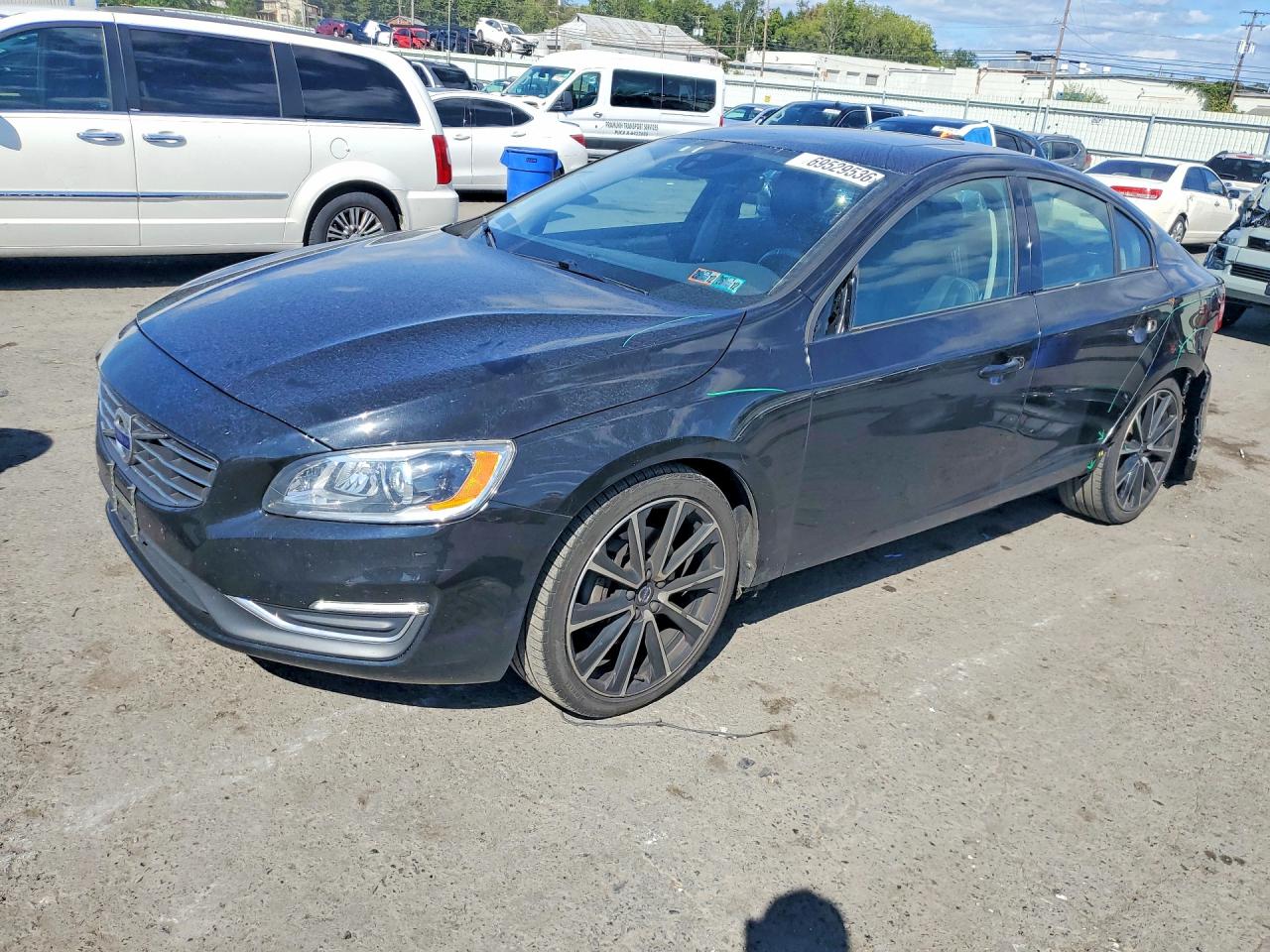 2017 VOLVO S60 Dynamic — Front 3/4