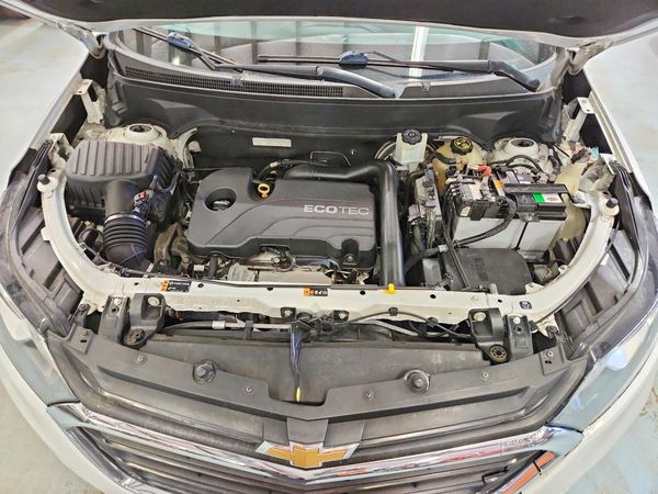 2018 CHEVROLET EQUINOX LT (1LT) — Engine bay