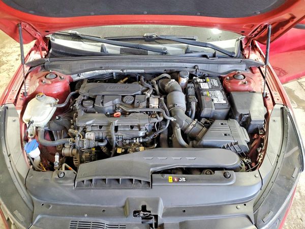 2021 KIA K5 — Engine bay