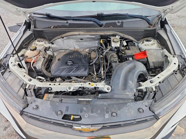 2021 CHEVROLET TRAILBLAZE ACTIV — Engine bay