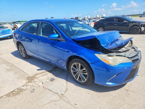 2017 TOYOTA CAMRY LE/SE/XLE/XSE — Passenger 3/4