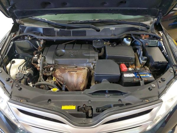 2013 TOYOTA VENZA — Engine bay