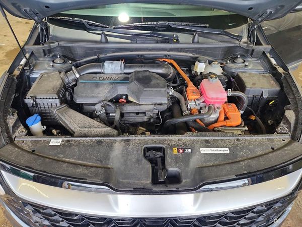 2023 KIA SPORTAGE EX — Engine bay