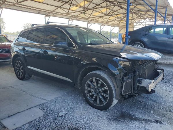 2017 AUDI Q7 — Passenger 3/4