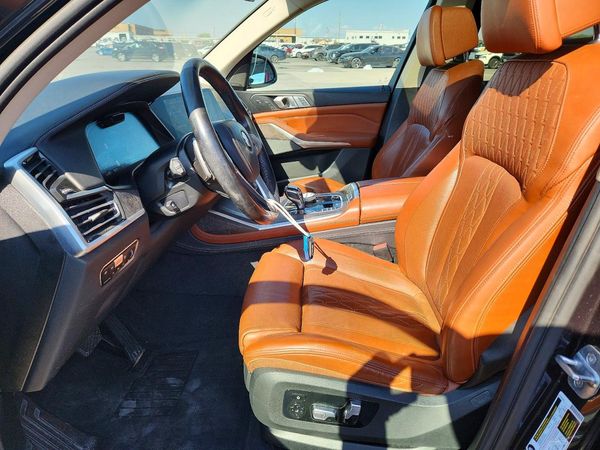 2020 BMW X7 xDrive40i — DENT