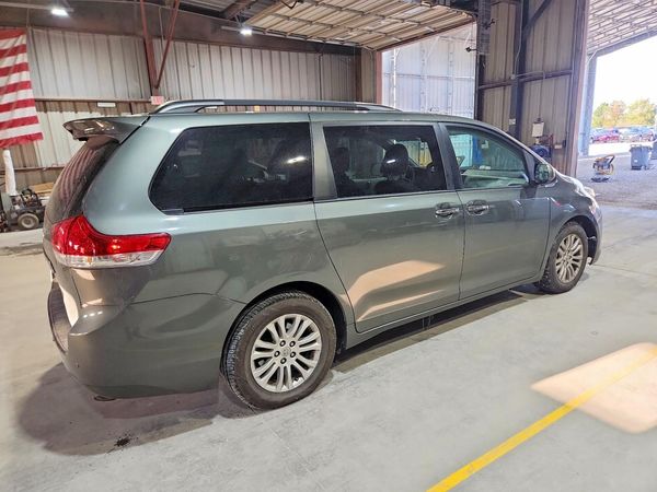 2014 TOYOTA SIENNA — PSRA