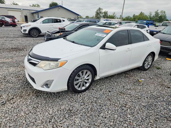 2013 TOYOTA CAMRY — Front 3/4