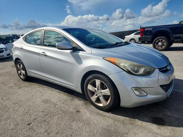 2013 HYUNDAI ELANTRA — Passenger 3/4