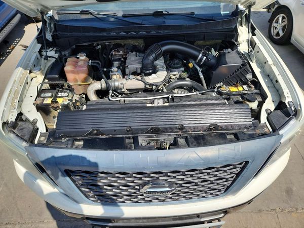 2018 NISSAN TITAN — Engine bay