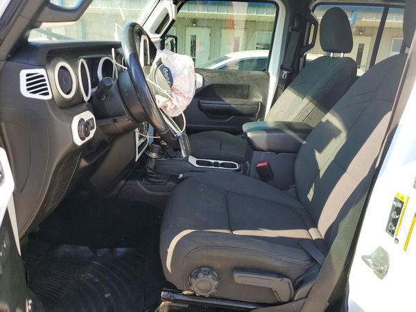 2021 JEEP WRANGLER UNLIMITED — DENT