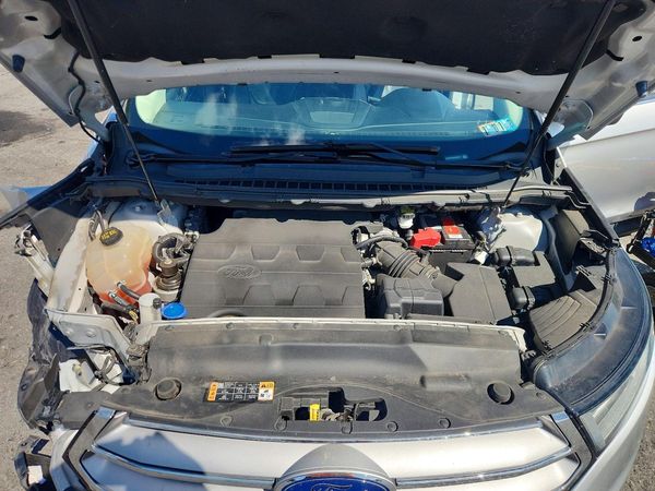 2018 FORD EDGE — Engine bay