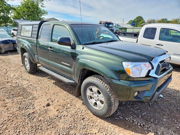 2012 TOYOTA TACOMA — Passenger 3/4