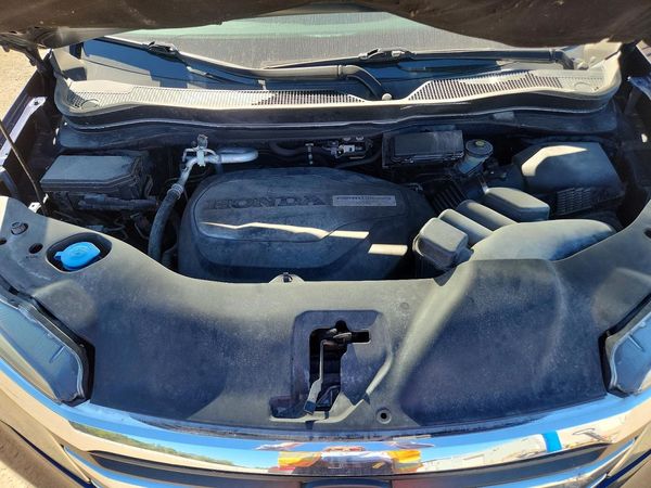 2016 HONDA PILOT EXL-N — Engine bay