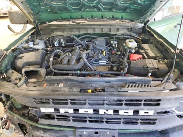 2022 FORD BRONCO — Engine bay