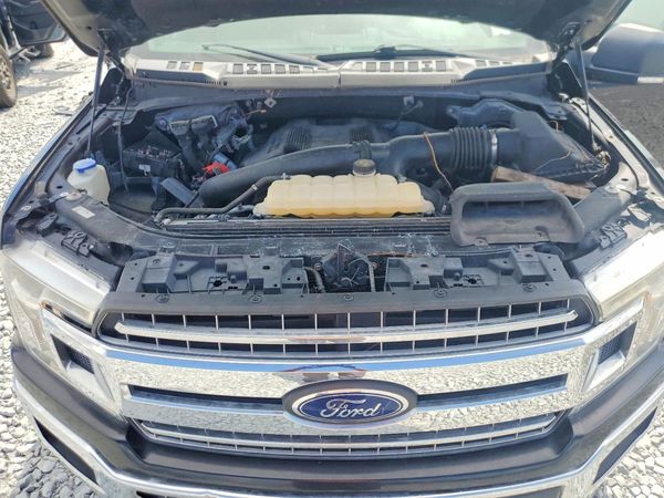 2019 FORD F150 — Engine bay