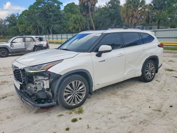 2020 TOYOTA HIGHLANDER — DSFA — Front 3/4