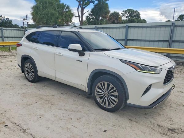 2020 TOYOTA HIGHLANDER Platinum — Passenger 3/4