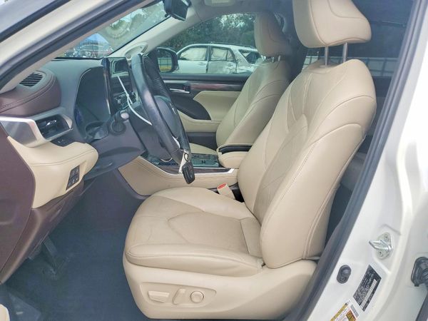 2020 TOYOTA HIGHLANDER Platinum — DENT