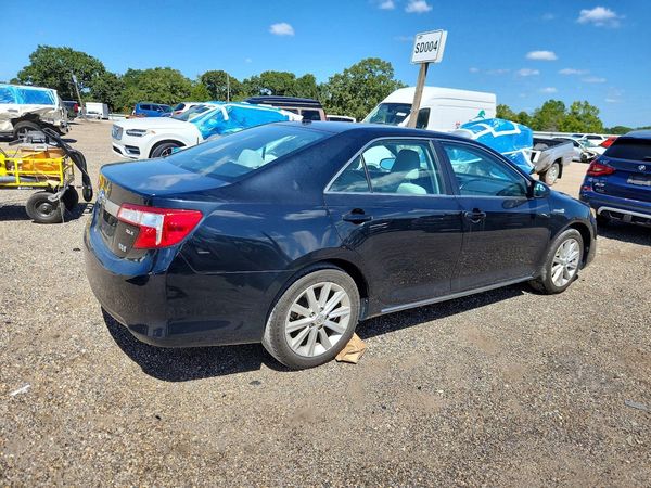 2014 TOYOTA CAMRY SOLA Hybrid