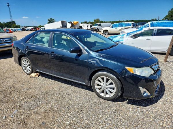2014 TOYOTA CAMRY SOLA Hybrid