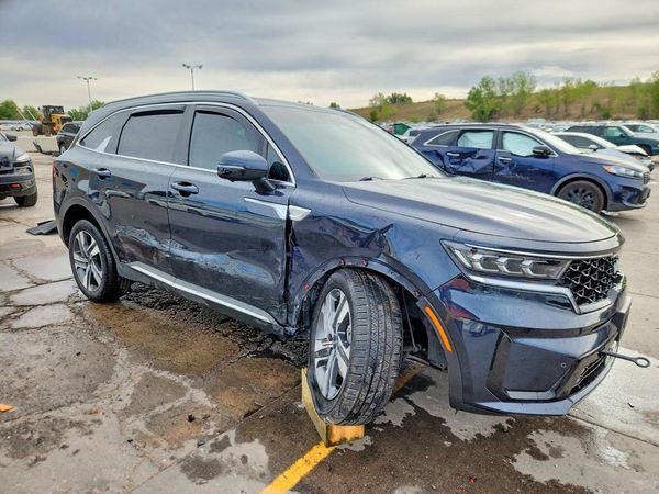 2024 KIA SORENTO — Passenger 3/4