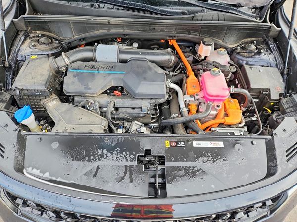 2024 KIA SORENTO — Engine bay