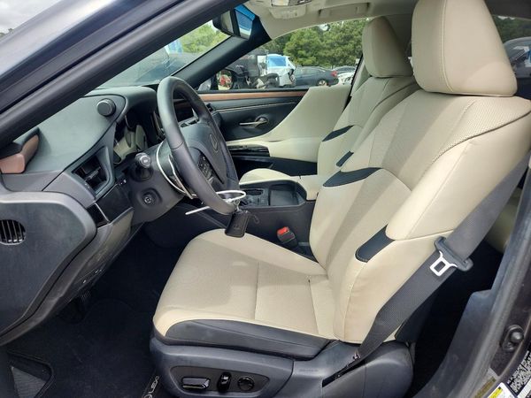 2023 LEXUS ES 350 — DENT